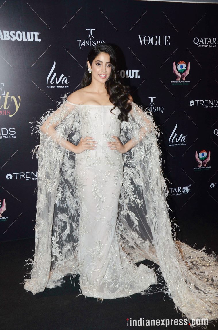 Vogue beauty awards, Vogue beauty awards best and worst dressed, Kangana Ranaut, Kangana Ranaut latest photos, Janhvi Kapoor, Janhvi Kapoor latest photos, Katrina Kaif, Katrina Kaif latest photos, Vidya Balan, Yami Gautam, Nushrat Bharucha, Dia Mirza, Sonakshi Sinha, Esha Gupta, indian express, indian express news