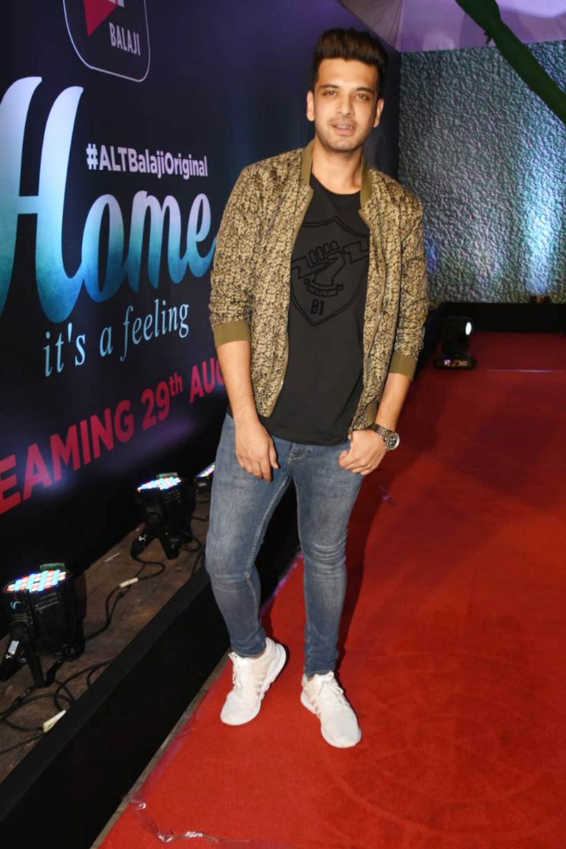 Karan Kkundra in Home