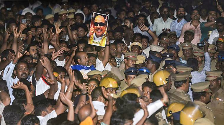 karunanidhi burial controversy, karunanidhi dead, Karunanidhi, karunanidhi memorial controversy, karunanidhi cremation ground, marina beach, karunanidhi burial marina beach, karunanidhi burial gandhi mandapam, tamil nadu karunanidhi violence, stalin, palaniswami, indian express