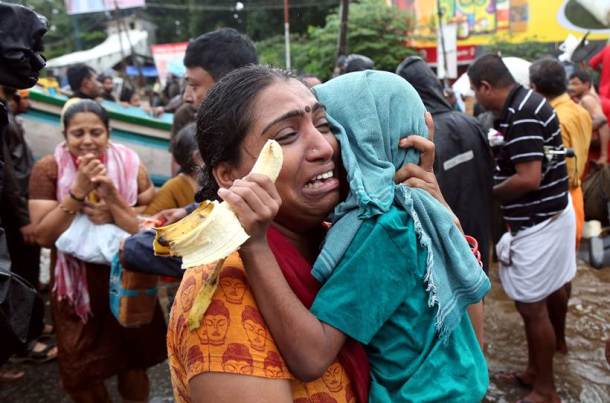 Kerala floods, Kerala floods pictures, Kerala pictures, Kerala news, Kerala rains, Narendra Modi in Kerala, Modi in Kerala, Chengannur, Ernakulam, Aluva, Wayanad, Kerala rains and floods, Kerala rescue, Pinarayi Vijayan, idukki, Indian Express, Latest news
