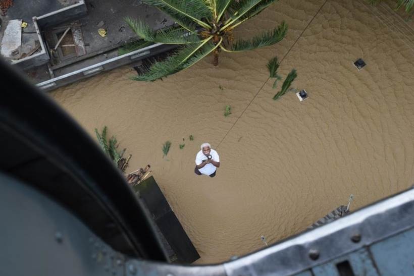 Kerala floods, Kerala floods pictures, Kerala pictures, Kerala news, Kerala rains, Narendra Modi in Kerala, Modi in Kerala, Chengannur, Ernakulam, Aluva, Wayanad, Kerala rains and floods, Kerala rescue, Pinarayi Vijayan, idukki, Indian Express, Latest news