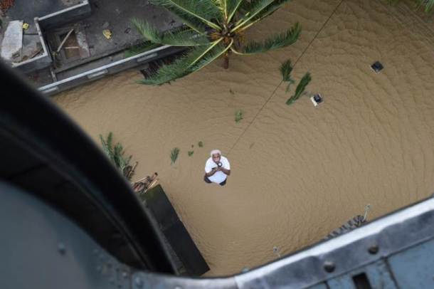Kerala floods, Kerala floods pictures, Kerala pictures, Kerala news, Kerala rains, Narendra Modi in Kerala, Modi in Kerala, Chengannur, Ernakulam, Aluva, Wayanad, Kerala rains and floods, Kerala rescue, Pinarayi Vijayan, idukki, Indian Express, Latest news