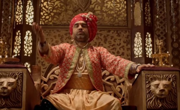 Stree song Milegi Milegi photos