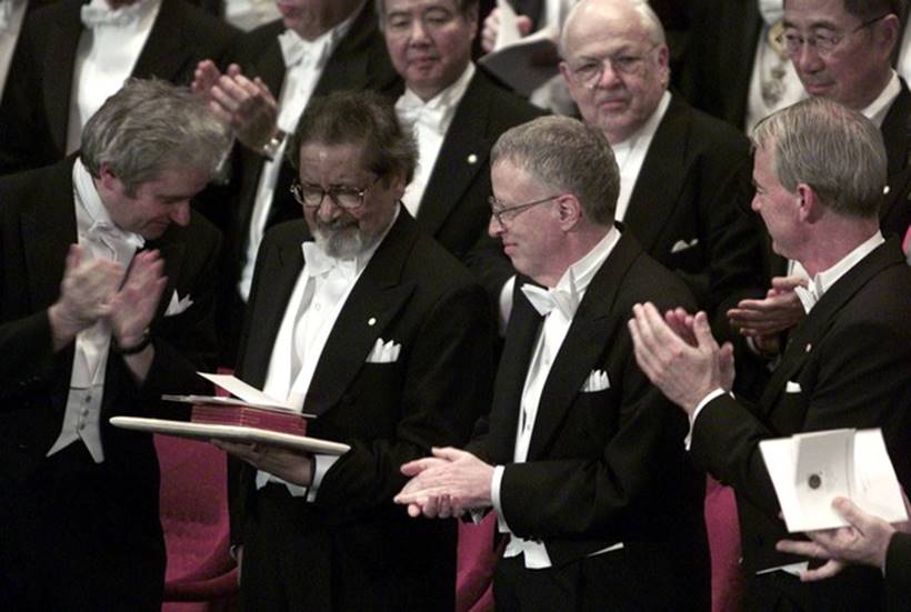 Nobel laureate V S Naipaul, known for novels like 'Enigma of Arrival', died at 85