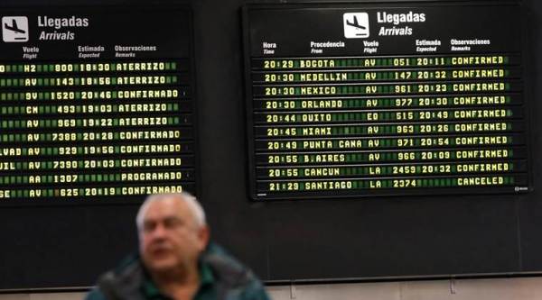 Four planes make emergency landings in Chile and Peru after bomb threats