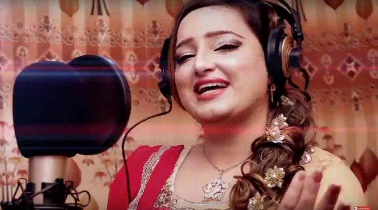 Pakistani actor-singer Reshma shot dead  Entertainment 