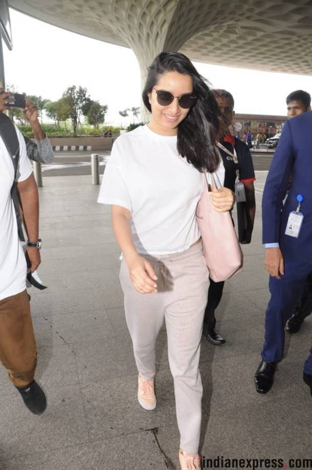 shraddha kapoor at airport