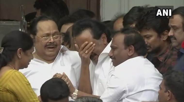 MK Stalin, Karunanidhi, Stalin cries, Karunanidhi death, Karunanidhi passes away, Tamil Nadu, rajajaji hall, Marina beach, India news, Madras HV order, Indian express