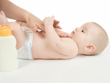Pick the right sunscreen for your baby. (Source: Getty Images)