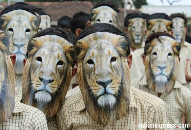 Gujarat school children celebrate 'World Lion Day' in style