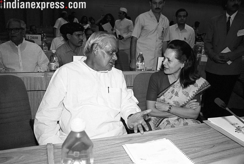 Atal Bihari Vajpayee, Atal Bihari Vajpayee dead0, Atal Bihari Vajpayee photos, Vajpayee rare photos, Vajpayee health, Vajpayee death, BJP leader Vajpayee, Former Prime Minister, AIIMS, India news, Indian Express news