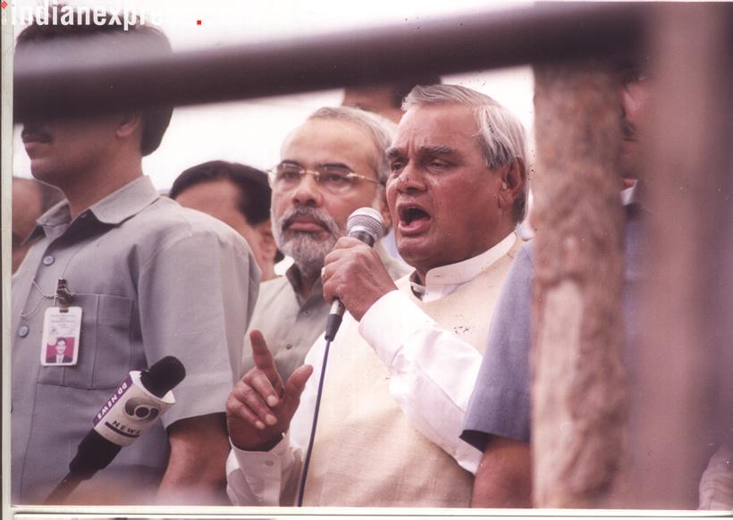 Atal Bihari Vajpayee, Atal Bihari Vajpayee dead0, Atal Bihari Vajpayee photos, Vajpayee rare photos, Vajpayee health, Vajpayee death, BJP leader Vajpayee, Former Prime Minister, AIIMS, India news, Indian Express news