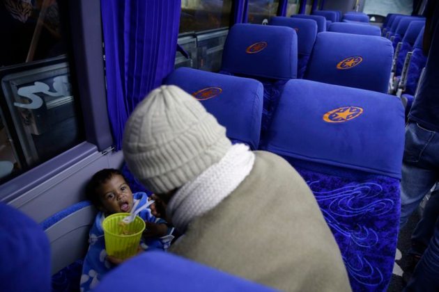 Venezuelan migrants pour into Peru before new rules enforced