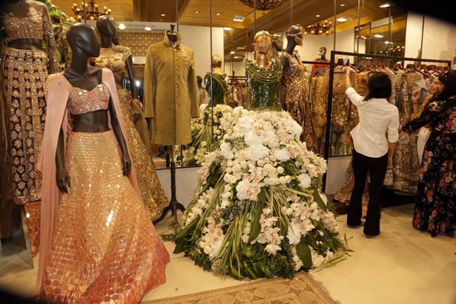Vogue Wedding Show 2018, Sabyasachi bridal designs, Manish Malhotra bridal designs, Tarun Tahiliani bridal designs, Anita Dongre bridal designs, indian express, indian express news