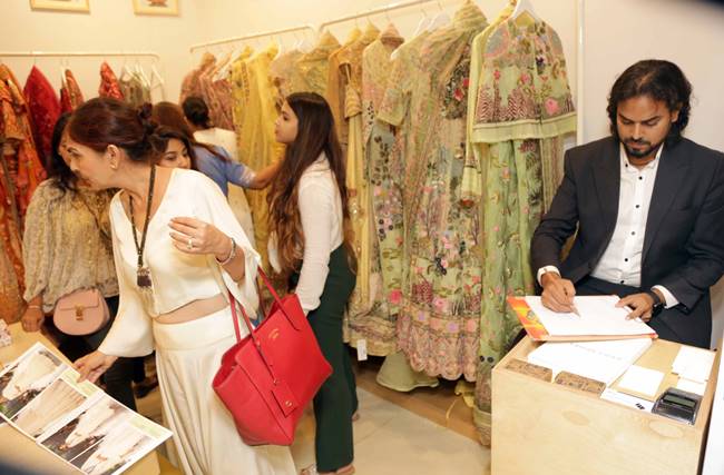 Vogue Wedding Show 2018, Sabyasachi bridal designs, Manish Malhotra bridal designs, Tarun Tahiliani bridal designs, Anita Dongre bridal designs, indian express, indian express news