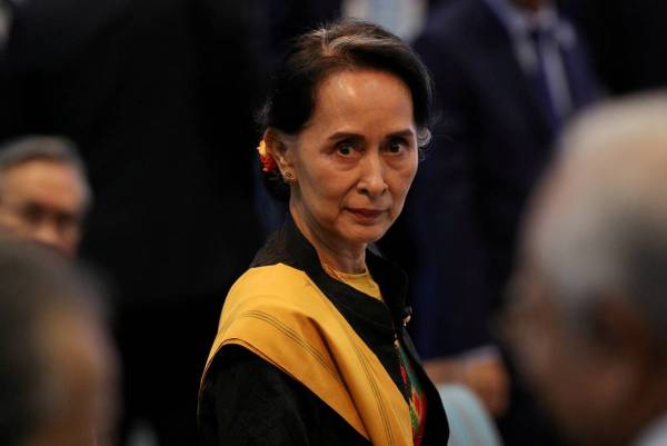 Suu Kyi's actions 'regrettable' but she will keep peace prize - Nobel chief