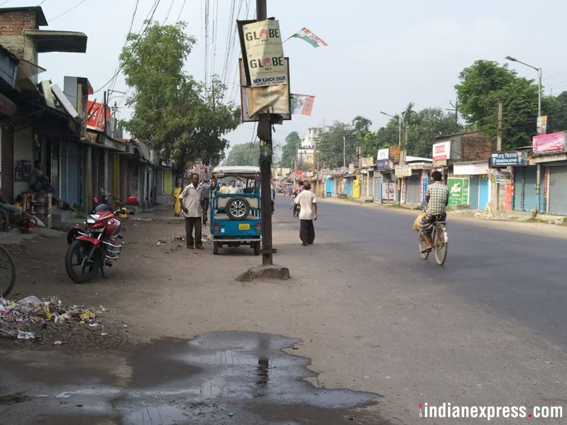 West Bengal bandh turns violent as protestors vandalise buses, torch tyres