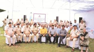 150 senior citizens have a day out with Delhi Police