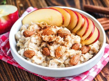 Sprinkle cinnamon, healthy breakfast