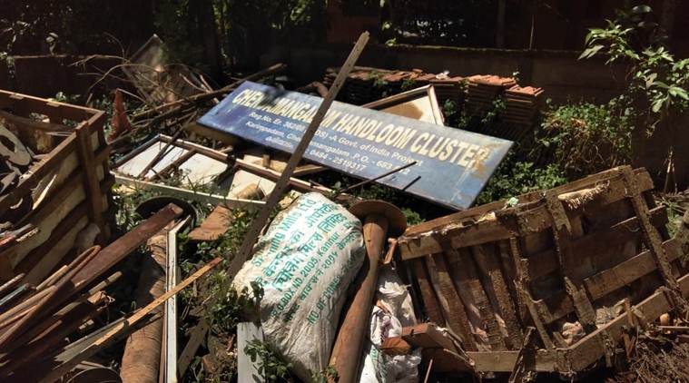 kerala handloom weavers, kerala floods, Chendamangalam, kochi weavers, handloom weavers onam, kerala onam festival, indian express