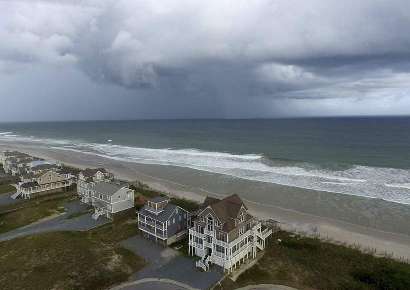 Hurricane Florence becomes Category 2 storm, still poses grave threat