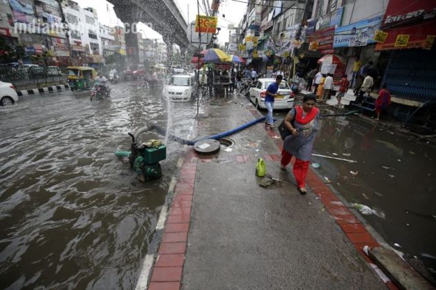 Heavy Rains Lash Delhi Ncr Waterlogging Leads To Traffic Congestions