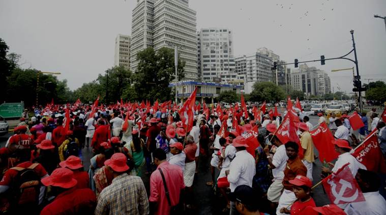 Farmers rally at Ramlila Maidan: Anganwadi workers, mid-day meal cooks — many faces, similar demands