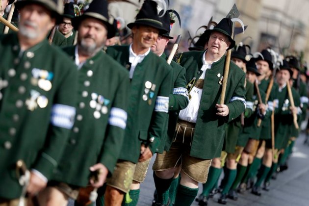 Beer flows as Germany's Oktoberfest opens in Munich