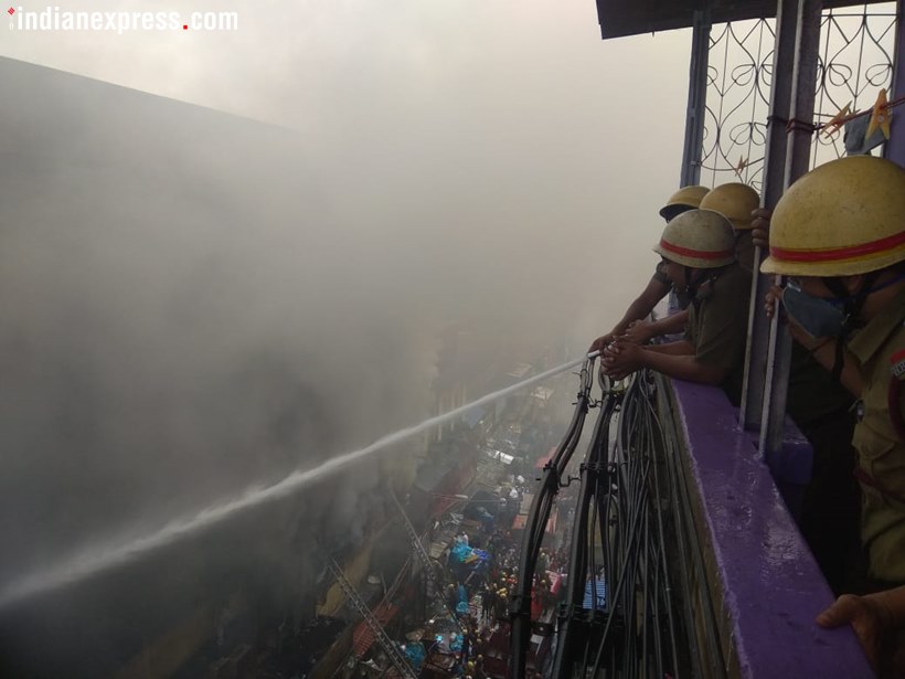 A day later, fire at Kolkata's Bagree Market yet to be contained