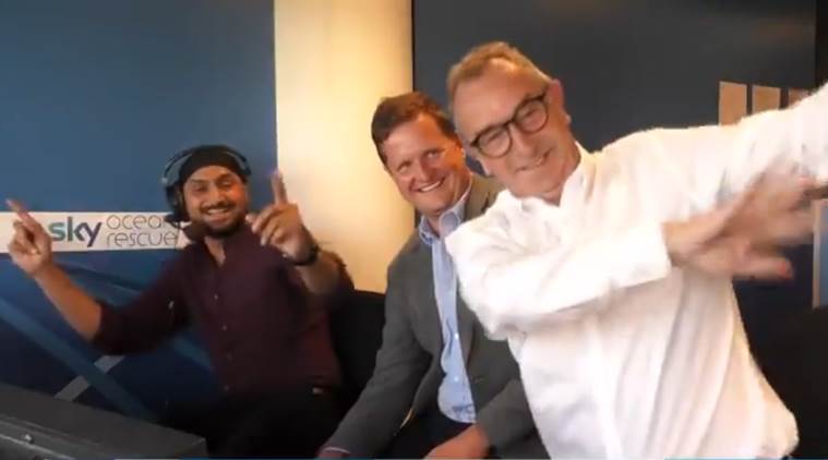 Harbhajan Singh, David Lloyd, Harbhajan Singh Bhangra, David Lloyd Bhangra, india vs england, ind vs eng, cricket news, indian express