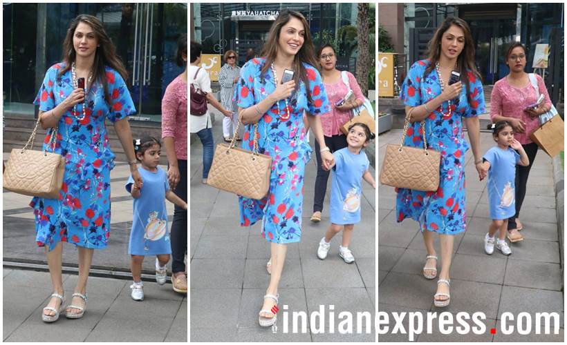 Isha Koppikar, daughter Rianna Narang