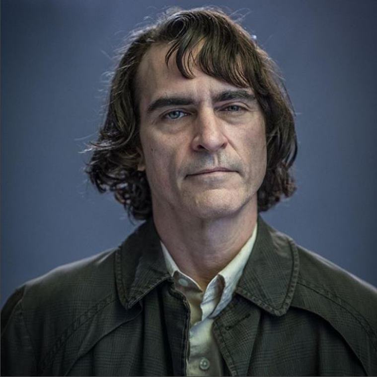   joaquin phoenix in joker's appearance 