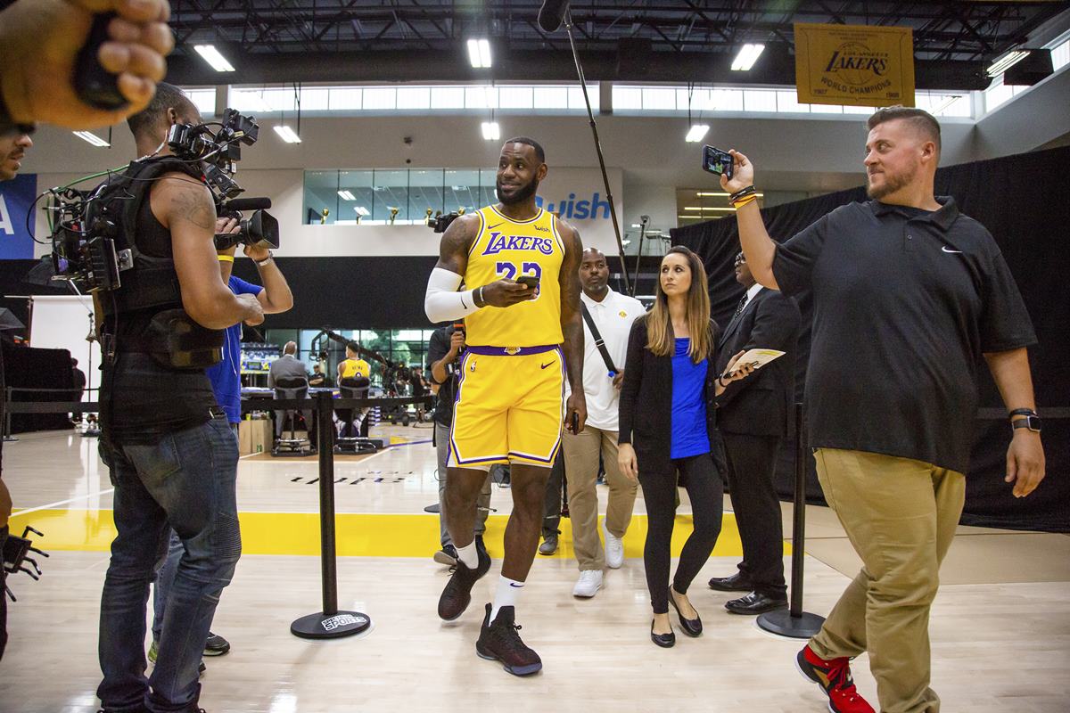 lebron lakers uniform