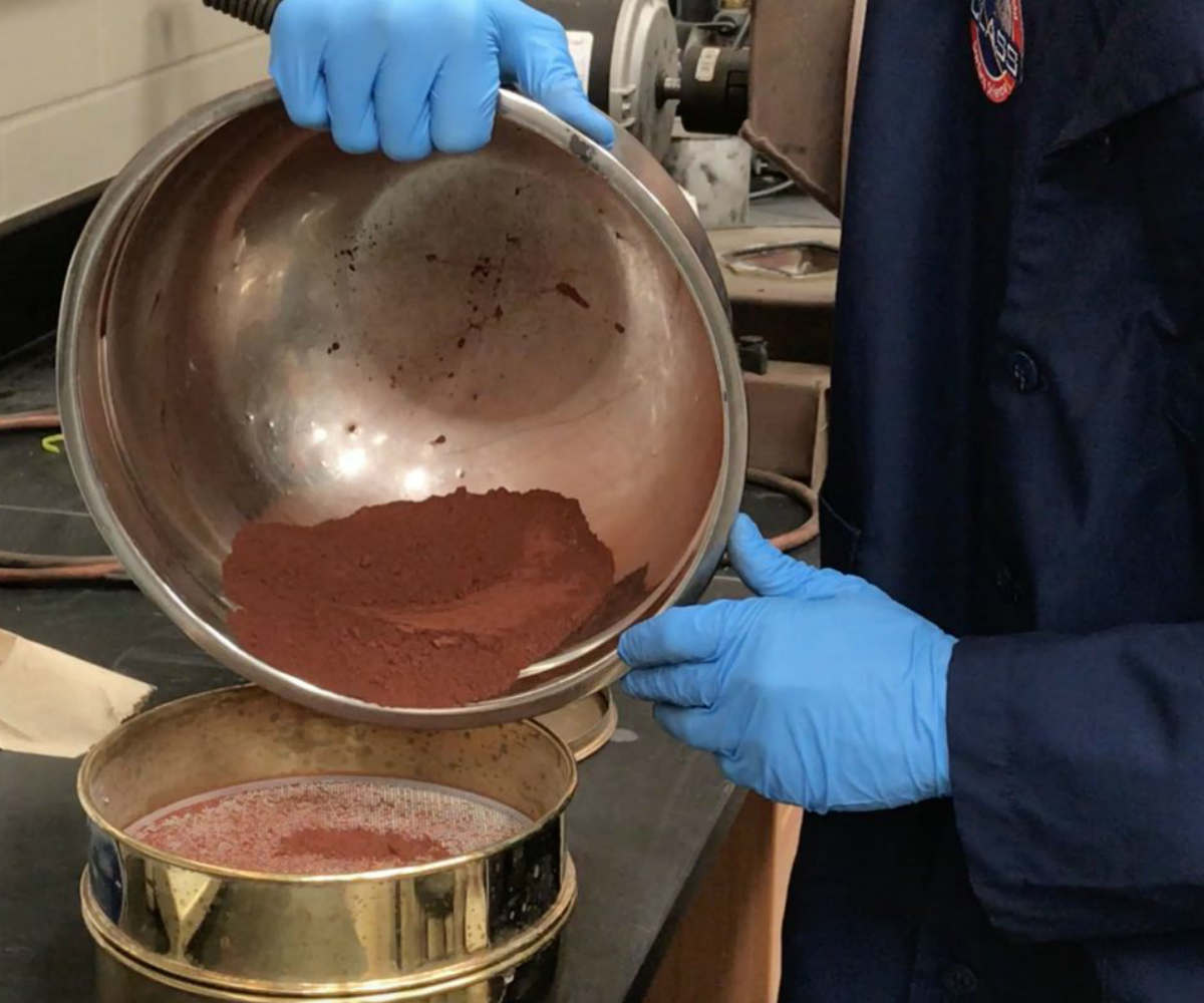 Martian soil, University of Central Florida, soil samples, Mars simulants, asteroid soil, NASA Curiosity rover, vegetation on Mars, soil chemical signatures, solar system exploration