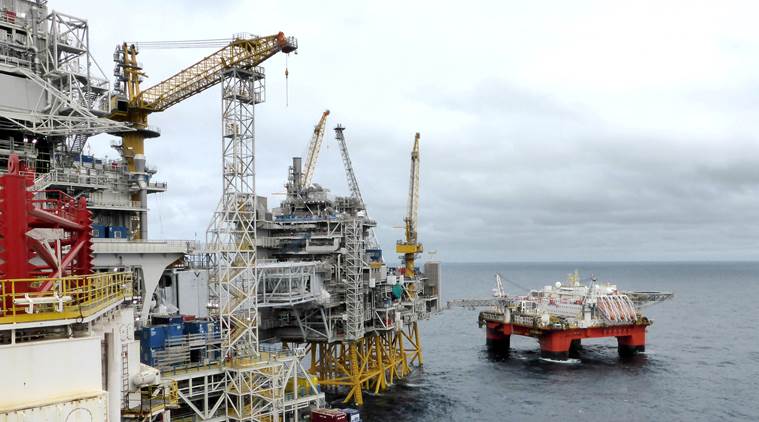 Oil firm as Iran sanctions loom, but US seeks to prevent supply shortfall