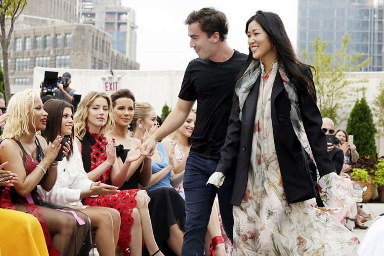 new york fashion week, oscar de la renta, gigi hadid, bella hadid, gigi hadid new york fashion week 2018, new york fashion week 2018, gigi hadid kurta pyjama, gigi hadid oscar de la renta, oscar de la renta new york fashion week, nyfw 2018, laura kim, fernando garcia, celeb fashion, hollywood fashion, indian express, indian express news