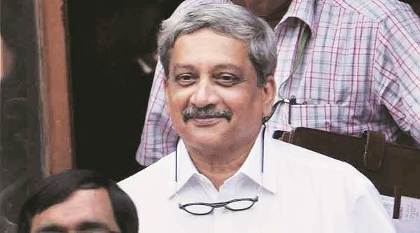 Manohar Parrikar clearing files from hospital: Goa minister