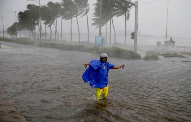Typhoon Mangkhut lashes Philippines, strongest storm this year