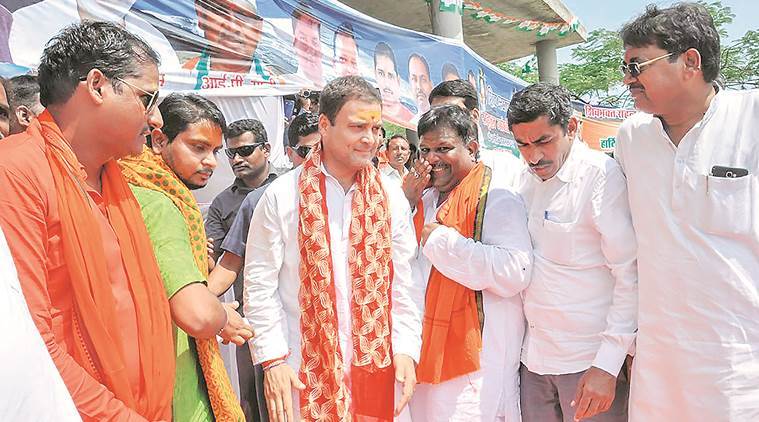 rahul gandhi in Amethi, congress president Rahul Gandhi, Amethi MP Rahul Gandhi, Rahul Gandhi greeted by Kanwariyas in AMethi, India News, Indian EXpress
