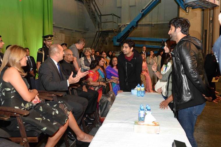 ranbir kapoor, ayan mukerji with president of india