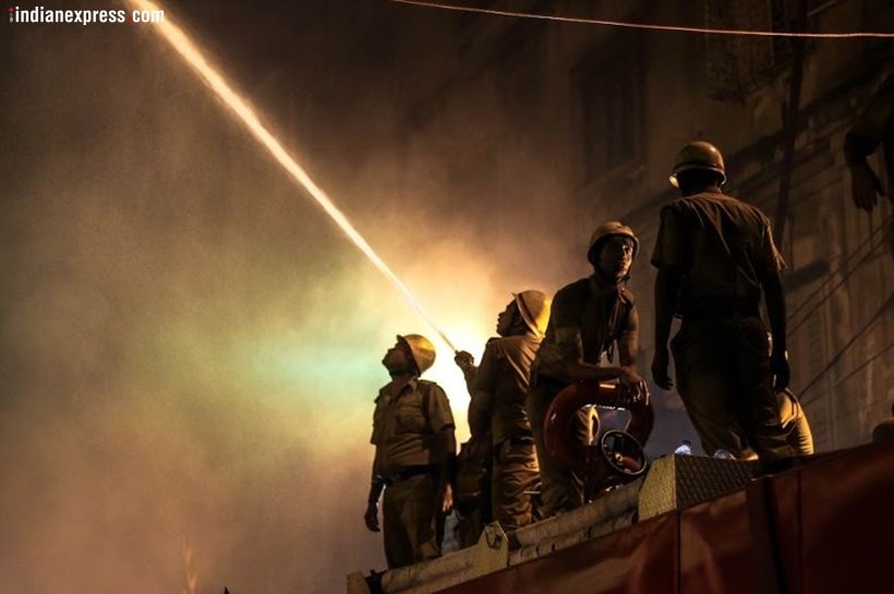A day later, fire at Kolkata's Bagree Market yet to be contained
