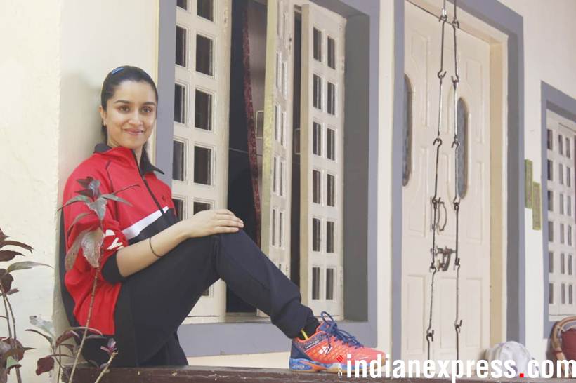 shraddha kapoor saina nehwal biopic