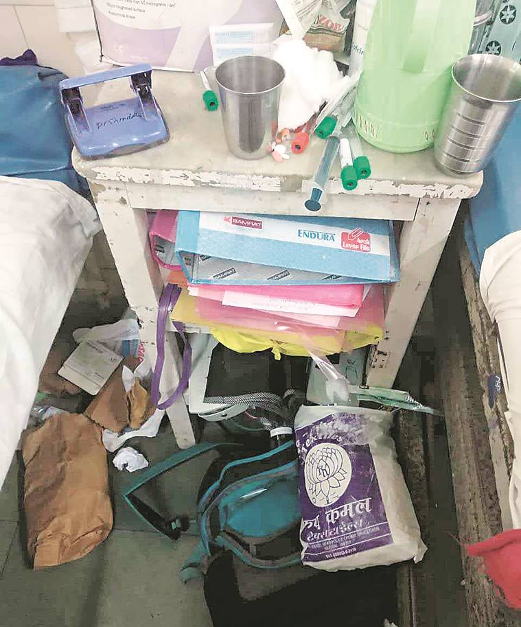 Mumbai: Patients complain of cockroaches at Sion hospital wards, fear infection