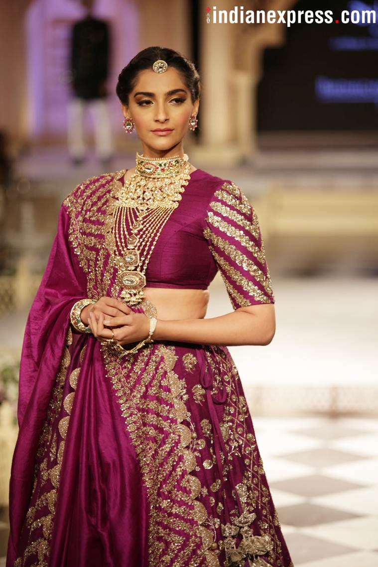Ivory & Gold themed Mehndi Ceremony is so Sonam Kapoor! | Sonam kapoor  wedding, Rhea kapoor, Indian outfits