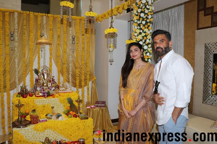 sunil shetty and Athiya Shetty welcome ganpati