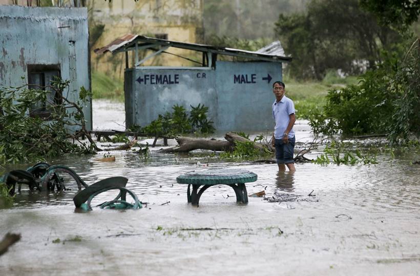 Typhoon Mangkhut lashes Philippines, strongest storm this year