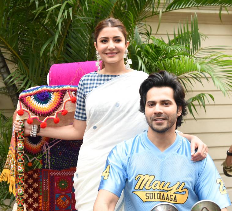 Anushka Sharma, Varun Dhawan, Anushka Sharma sari