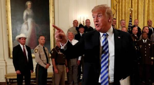 Anonymous Op-Ed in New York Times causes a stir online and in the White House