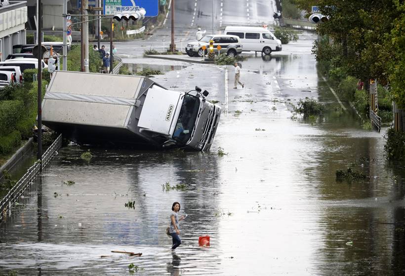 Typhoon Jebi leaves trail of destruction across Japan