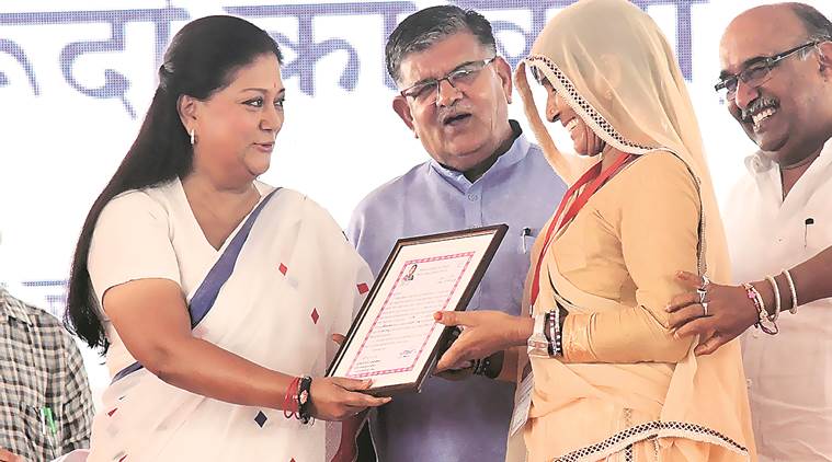Eyes on polls, Rajasthan CM Vasundhara Raje announces 1 cr smartphones with Internet